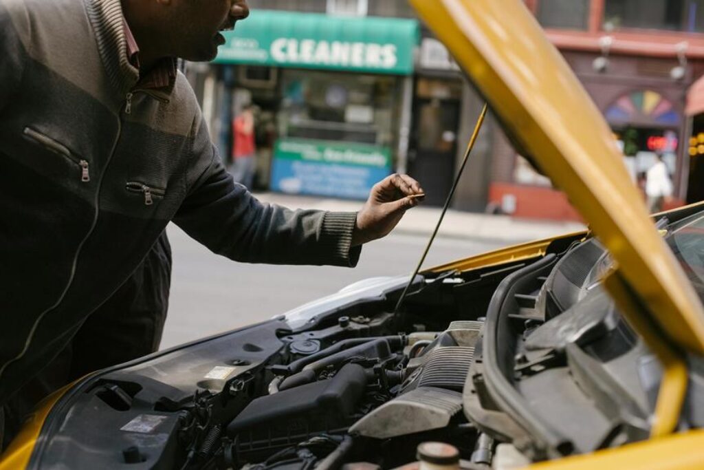 Emergency Car Maintenance Tips for Roadside Issues